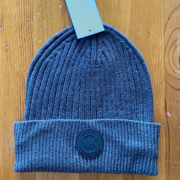 NWT MICHAEL MICHAEL KORS Grey Beanie - Picture 1 of 6